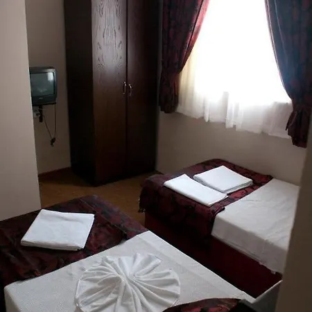 Queen Ra Hotel 3*