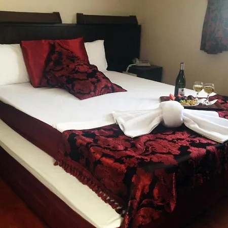 Queen Ra Hotel