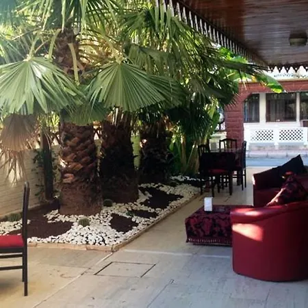 Queen Ra Hotel 3*
